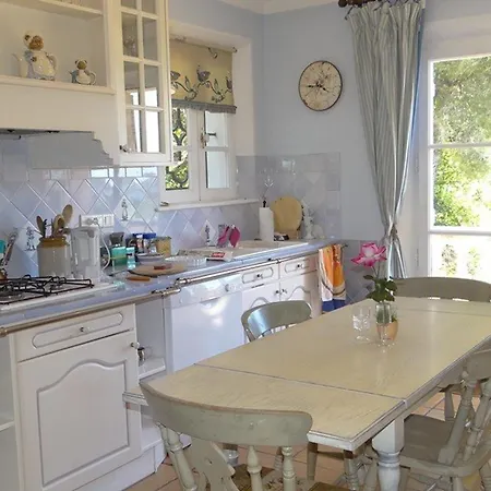 4 Avec Piscine Et Terrasses - Fr-1-100-239